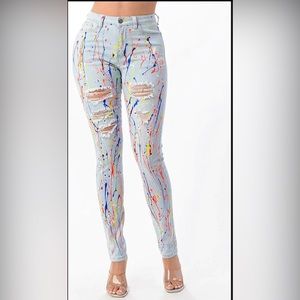 Light Blue Paint Print Skinny Jeans. NWT❤️✈️🏖️
